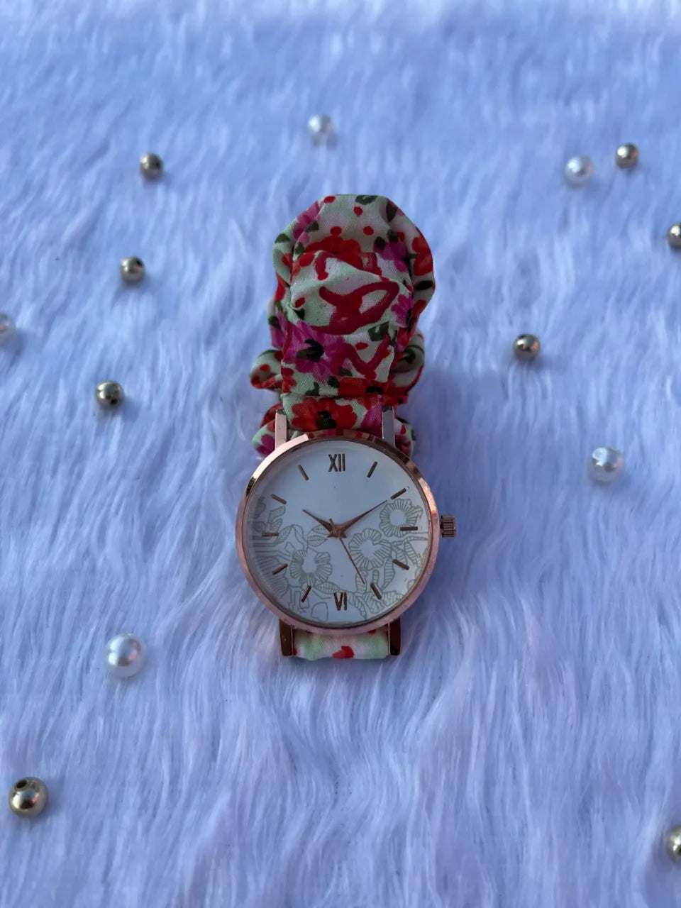 Printed Straps Rose Gold White Scrunchies Watch (Beauty In Red)